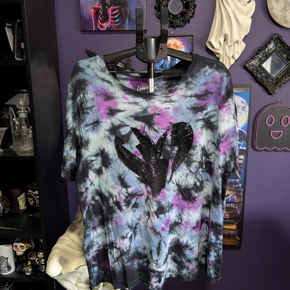 Lovesick Tie-Dye Short Sleeve Tee in Black, Purple, Blue